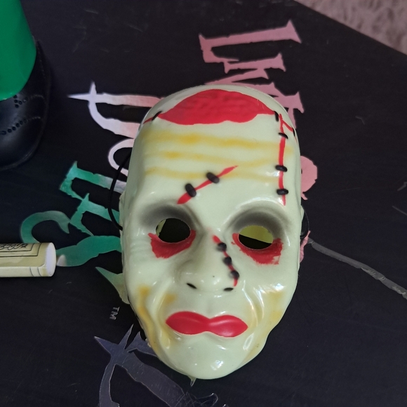 LAST CHANCE! The Ghoul- Living Dead Doll Halloween limited edition! - Picture 5 of 12